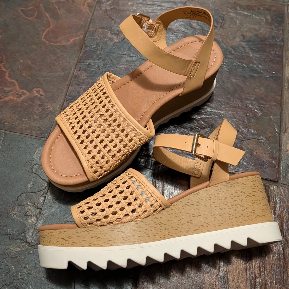 Universal Thread Alba Platform Wedge Sandals 8.5 - image 1